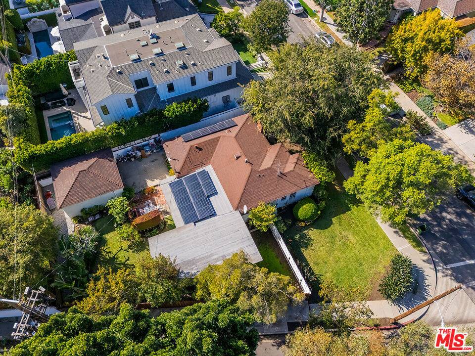 Los Angeles, CA 90049,11332 Chenault ST