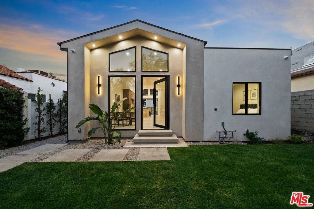 West Hollywood, CA 90069,8982 Norma PL