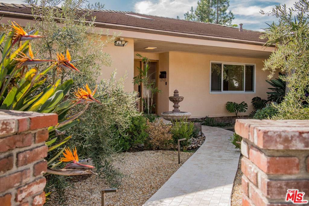 Sherman Oaks, CA 91423,13104 Magnolia BLVD