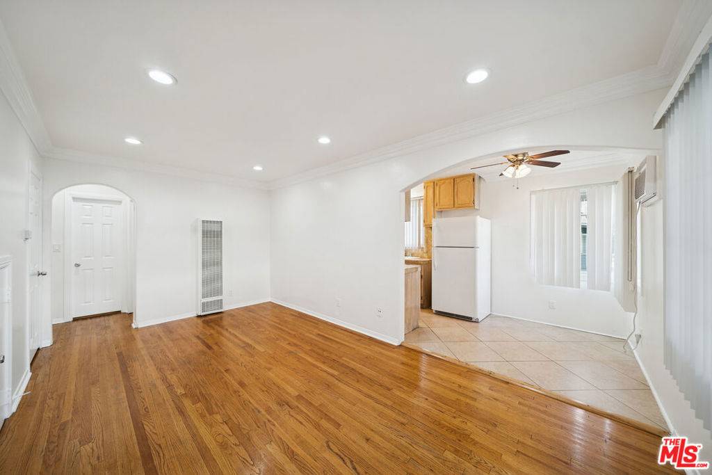 West Hollywood, CA 90069,710 Westmount #A