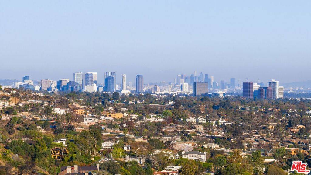 Pacific Palisades, CA 90272,906 Glenhaven DR