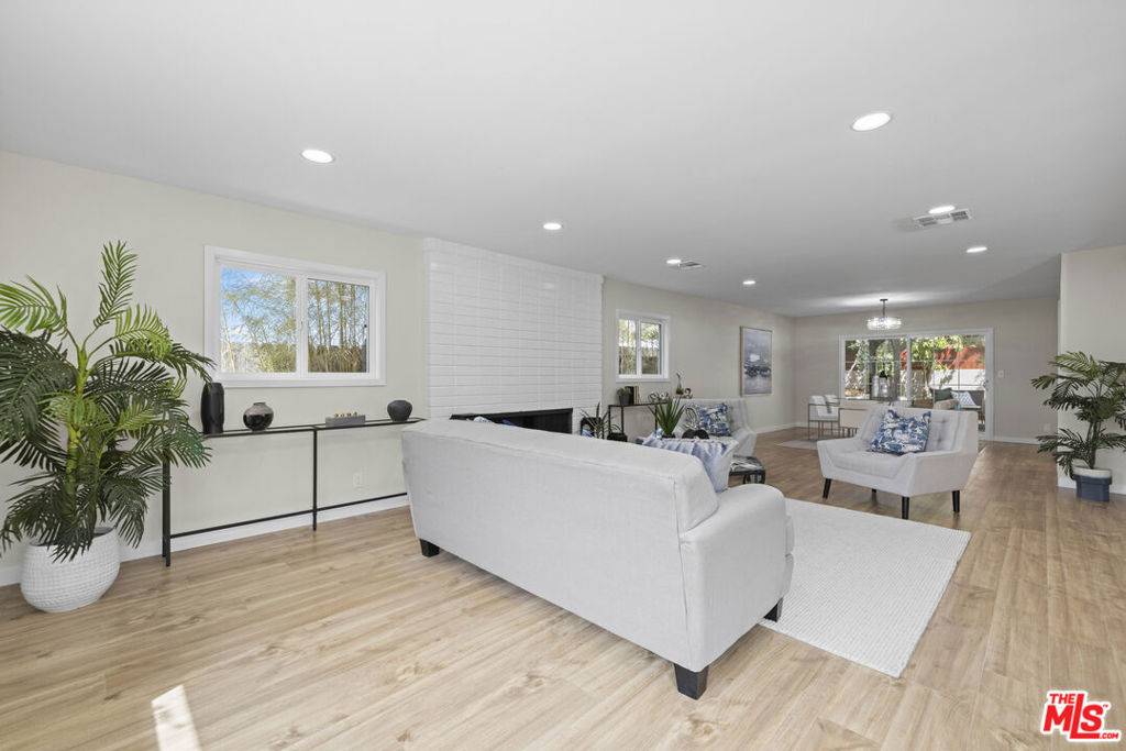 Los Angeles, CA 90077,2400 Nalin DR