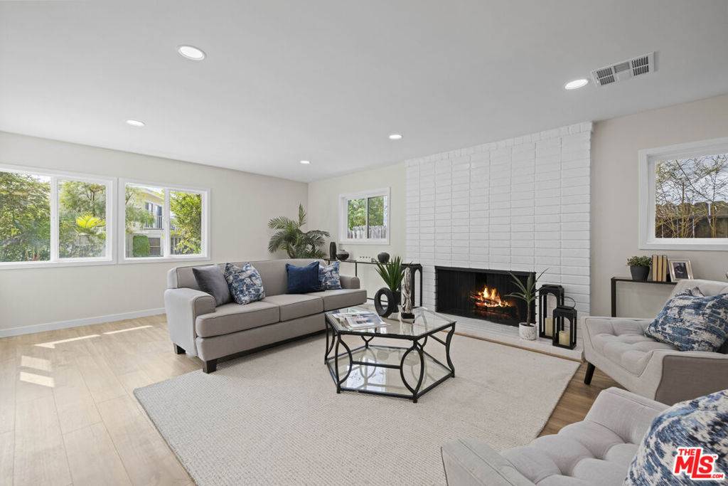 Los Angeles, CA 90077,2400 Nalin DR