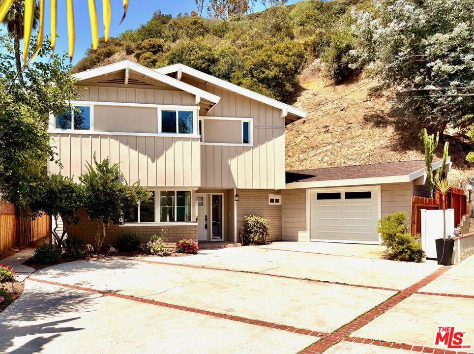 Los Angeles, CA 90077,2400 Nalin DR