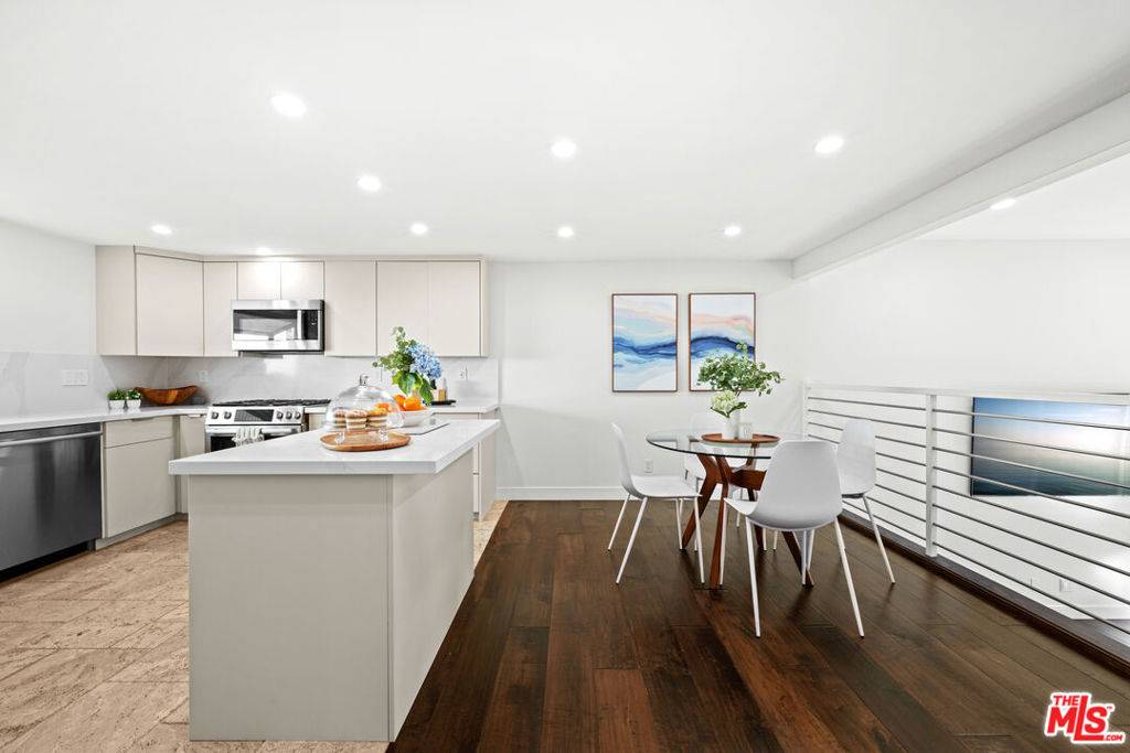 Marina Del Rey, CA 90292,4800 La Villa Marina #Unit F