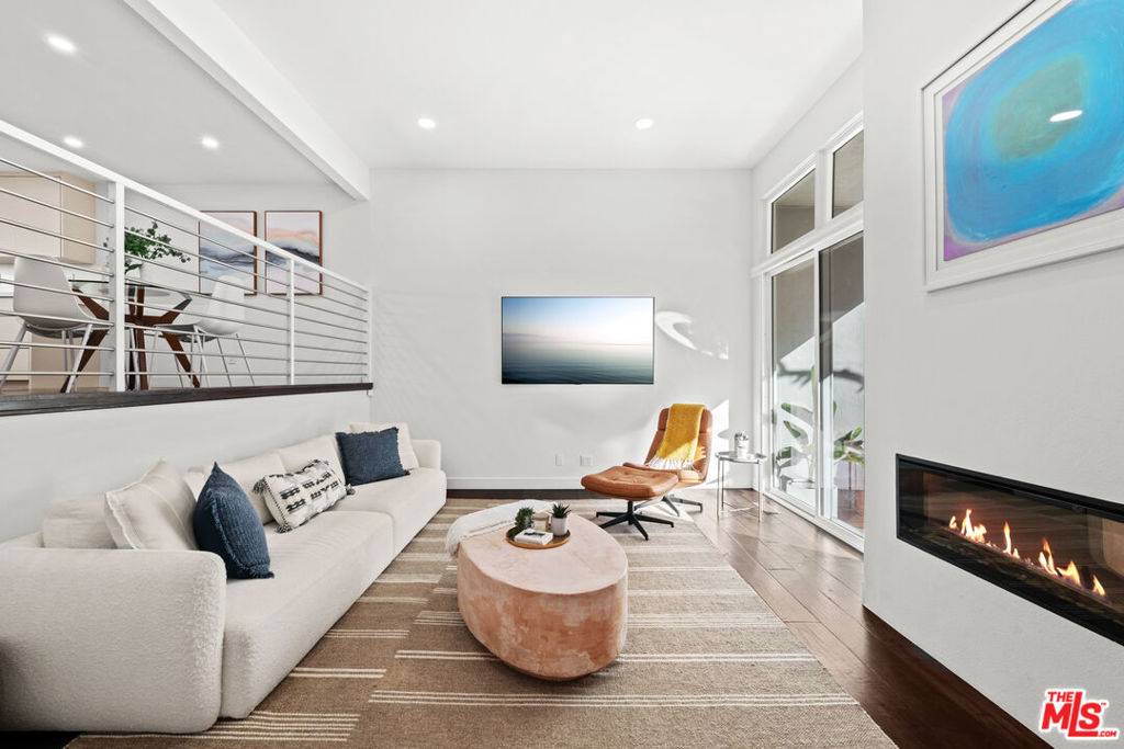 Marina Del Rey, CA 90292,4800 La Villa Marina #F