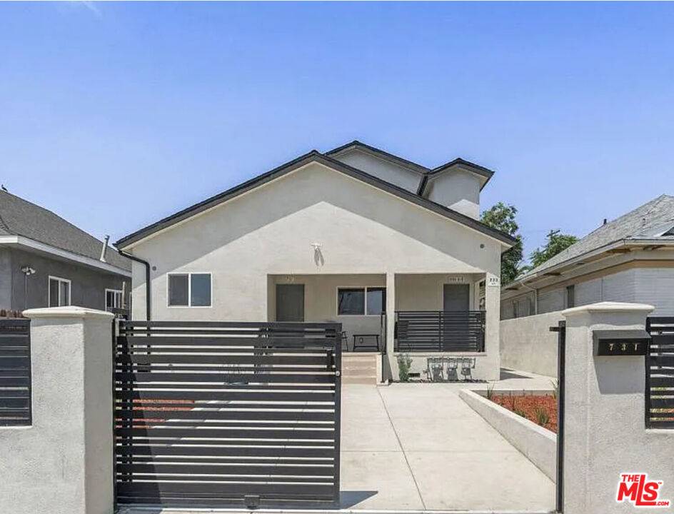 Los Angeles, CA 90011,731 E 33rd ST