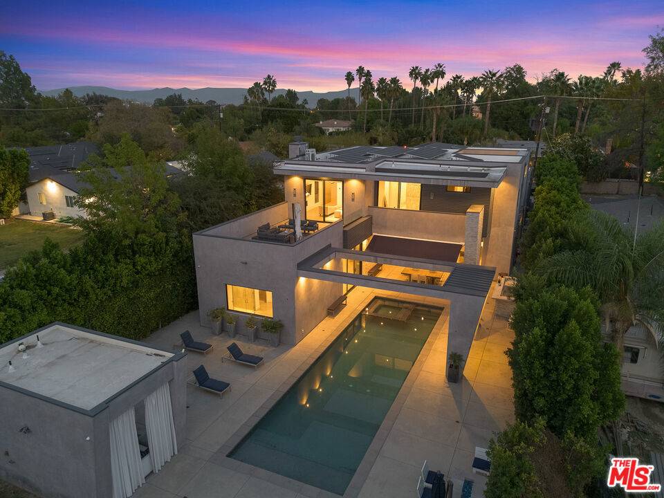 Tarzana, CA 91356,5365 Vanalden AVE