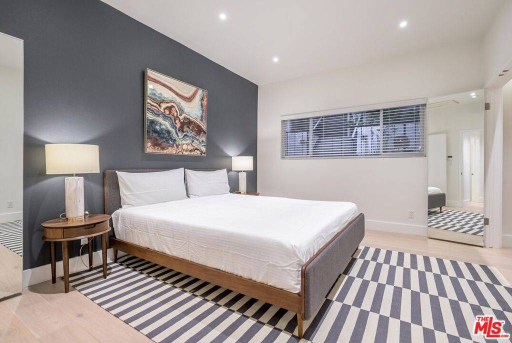 Los Angeles, CA 90025,1818 Thayer AVE #105