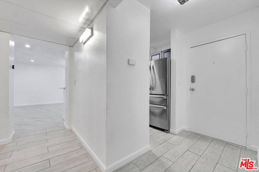 West Hollywood, CA 90069,8535 W West Knoll DR #111