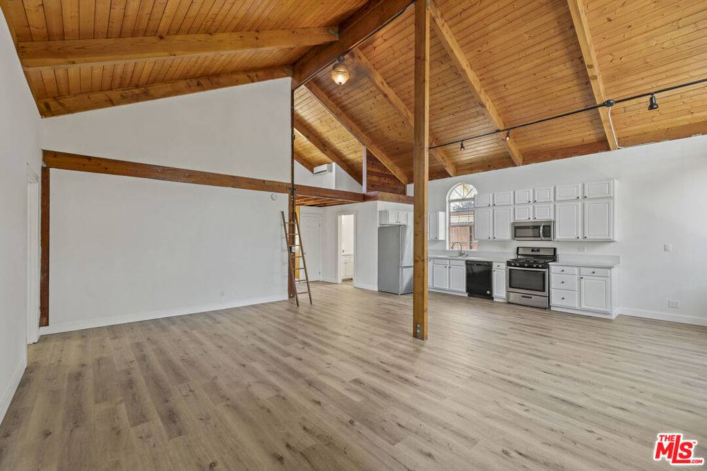 North Hollywood, CA 91602,11149 Hortense ST