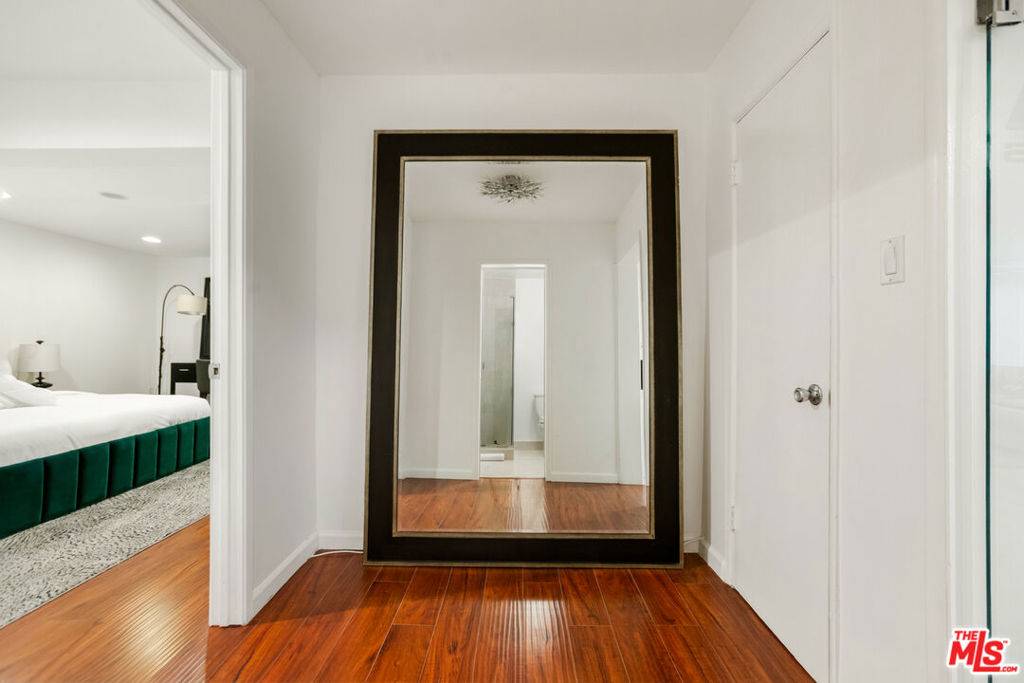 Los Angeles, CA 90046,917 North Curson Ave ##21