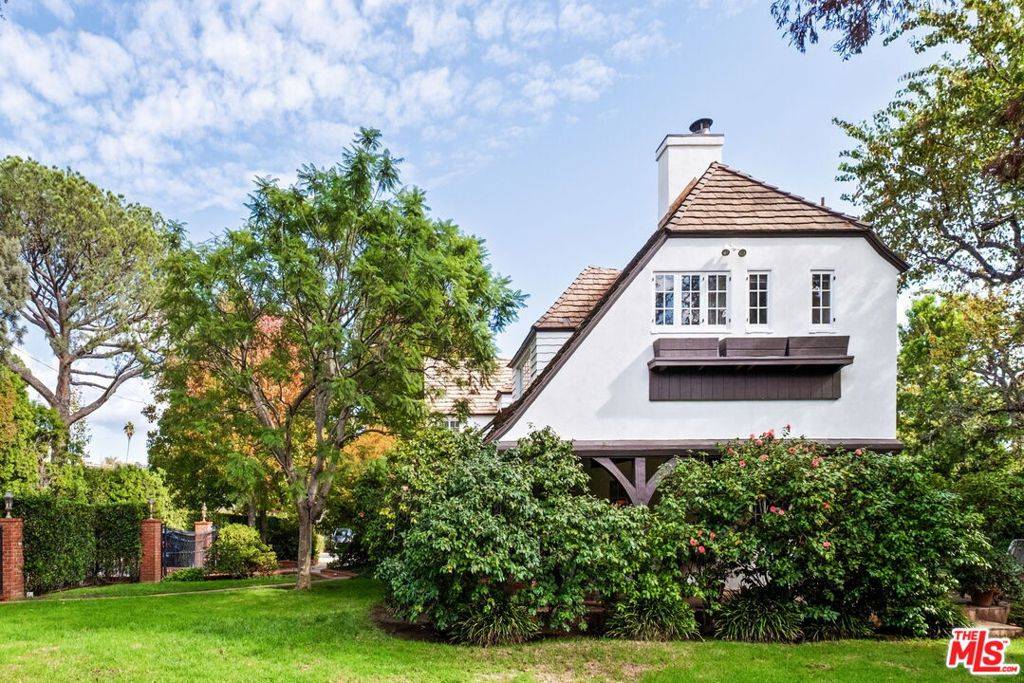 Los Angeles, CA 90049,456 N Bristol AVE