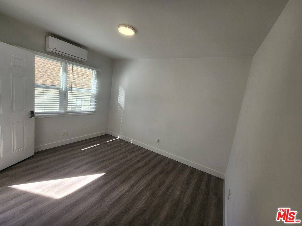 Glendale, CA 91206,383 Harvey DR #A