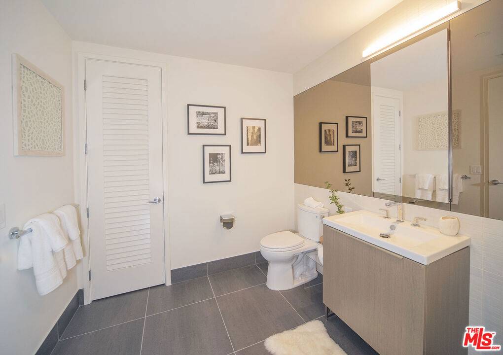 Los Angeles, CA 90017,889 Francisco ST #3308