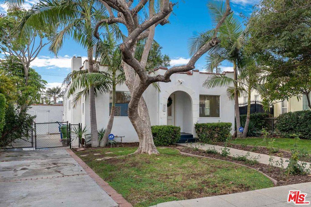 Los Angeles, CA 90046,927 N Edinburgh AVE