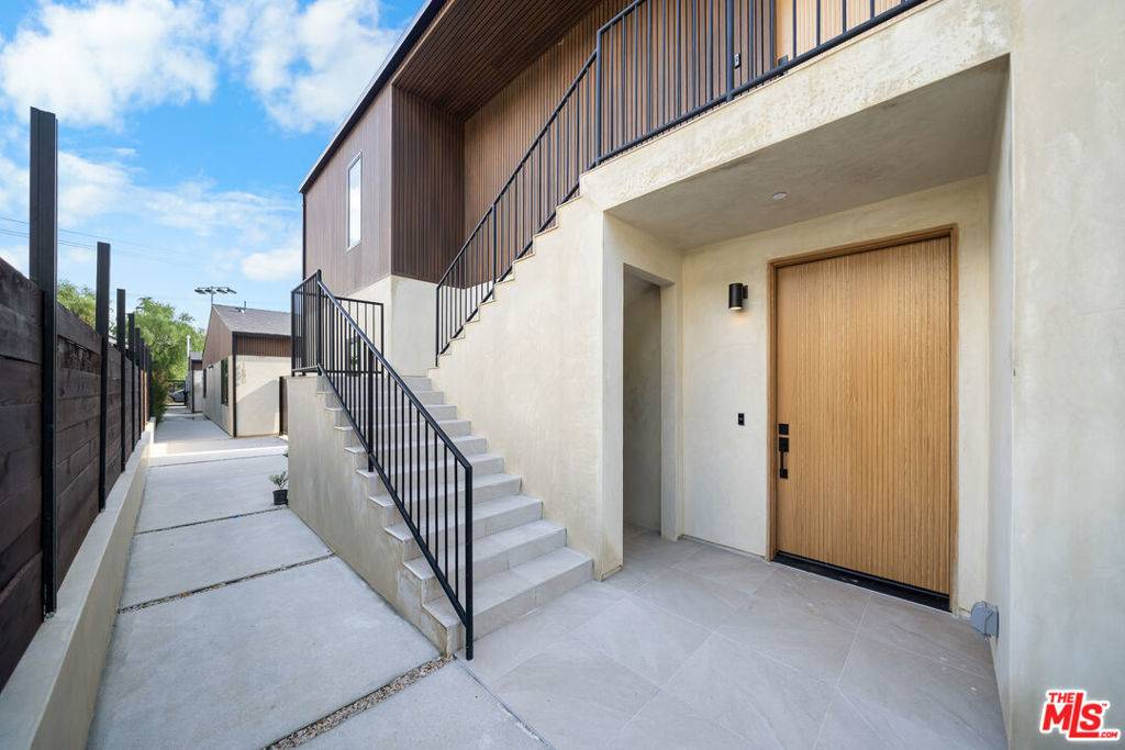 Pasadena, CA 91104,1688 N Sierra Bonita AVE