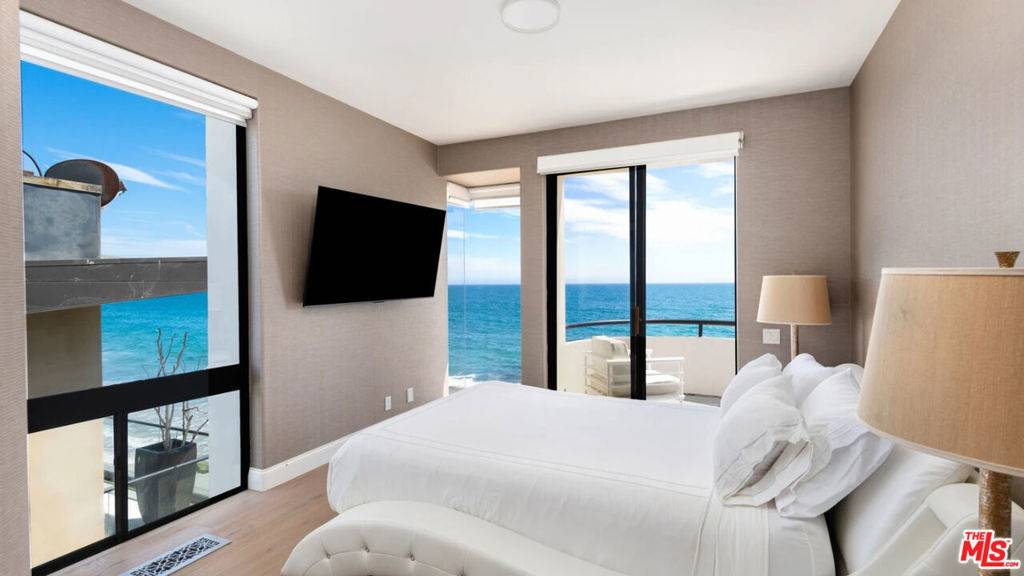 Malibu, CA 90265,25252 Malibu RD #Upper Unit