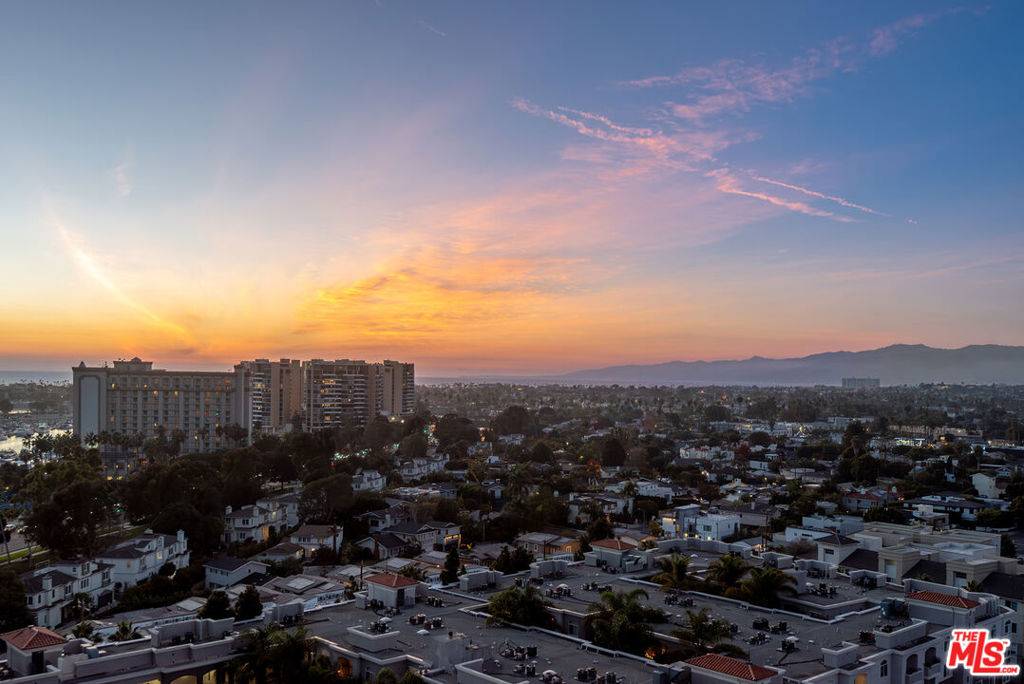 Marina Del Rey, CA 90292,13700 Marina Pointe DR #1520