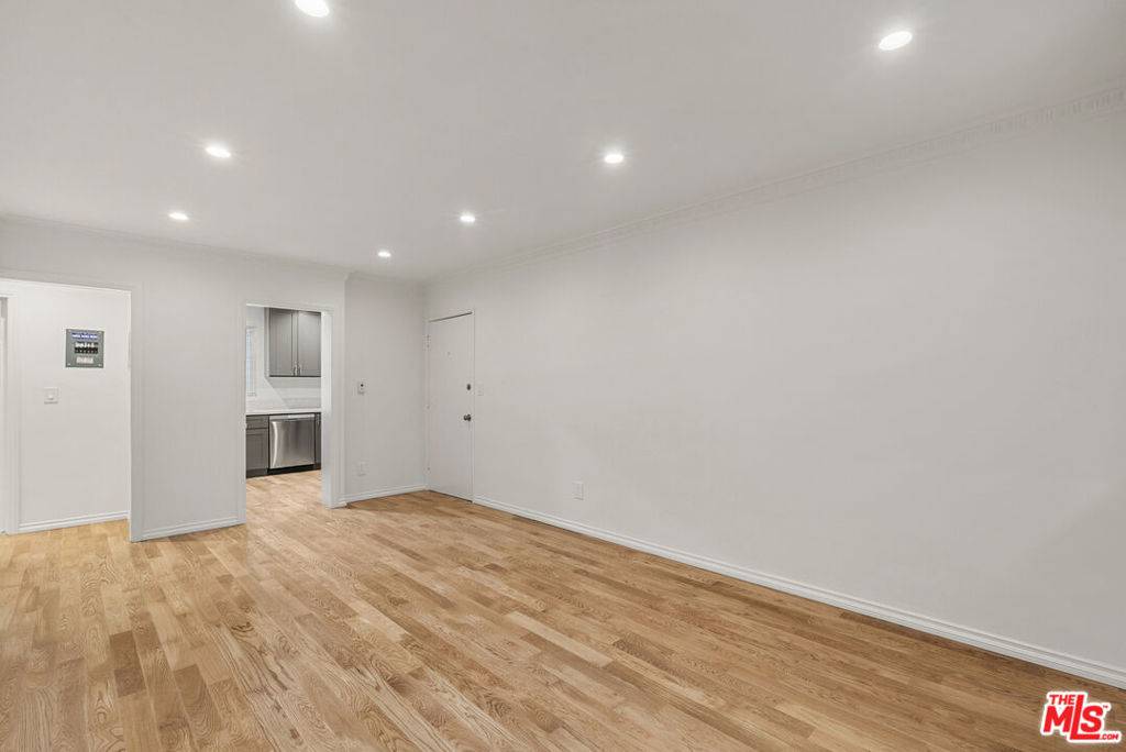 West Hollywood, CA 90046,1235 N Harper AVE #20