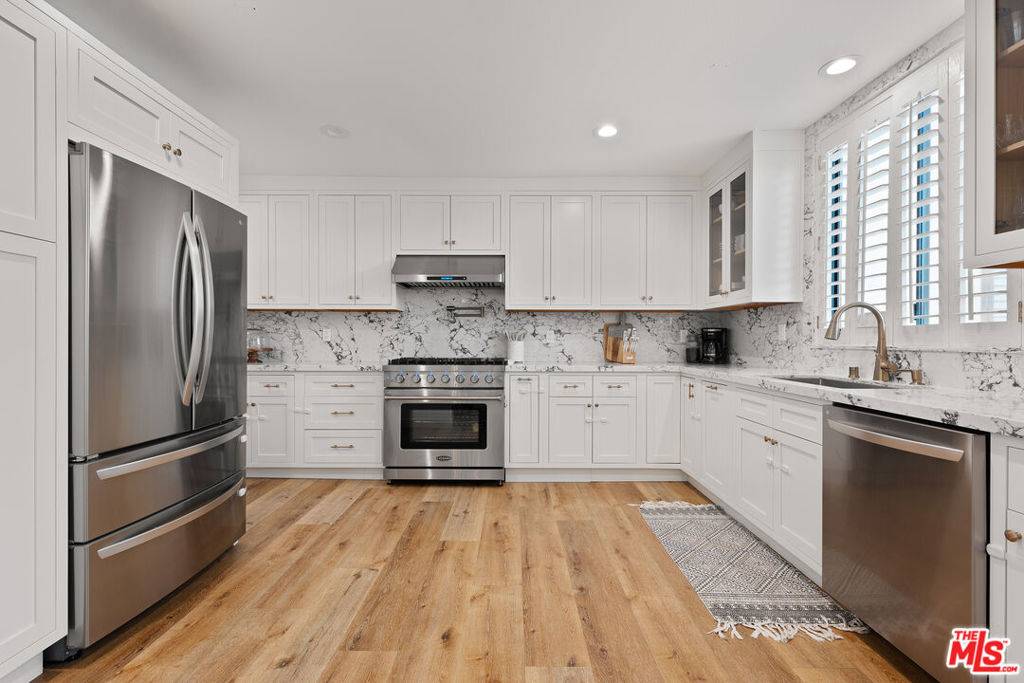 Sherman Oaks, CA 91403,14521 Benefit ST #307