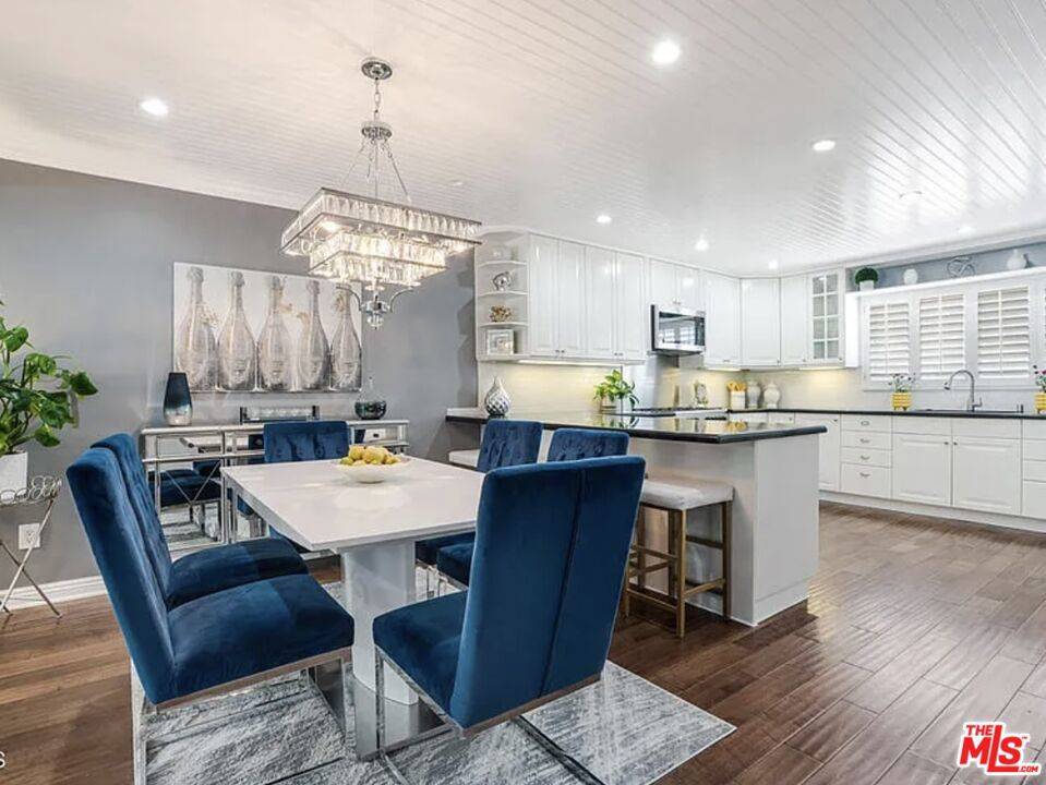 Pacific Palisades, CA 90272,17213 Palisades CIR