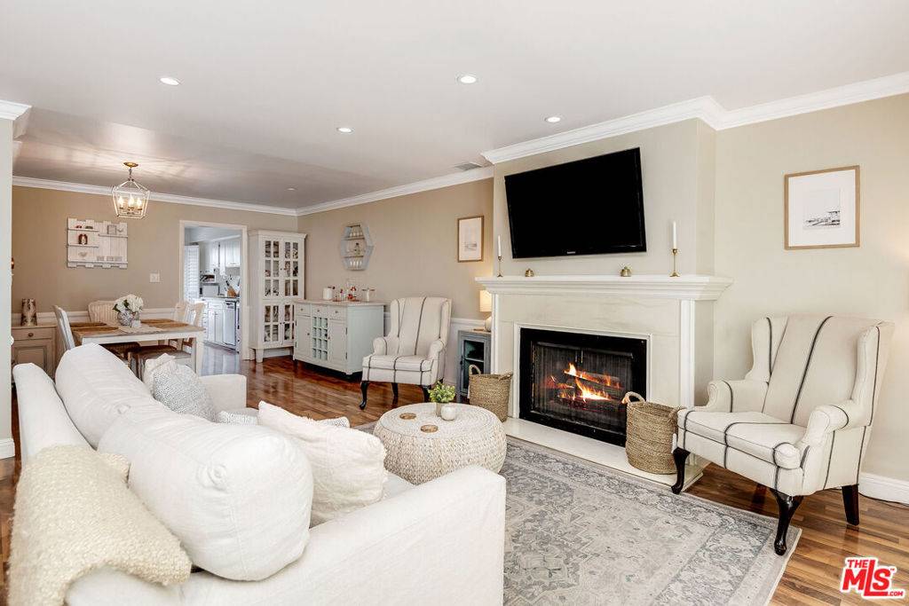 Sherman Oaks, CA 91403,4443 Saugus AVE #3