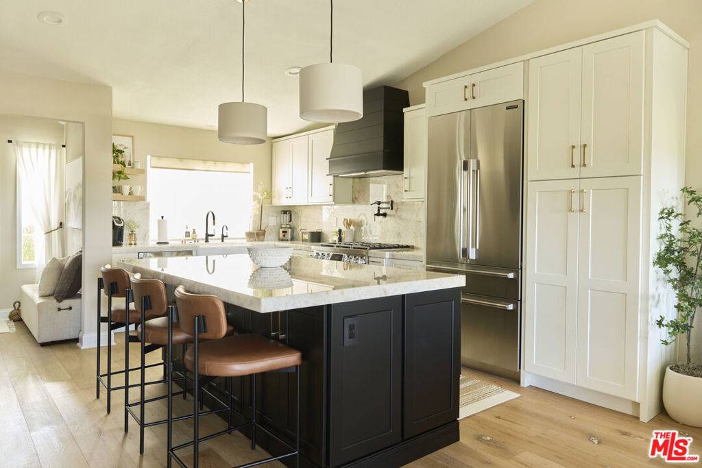 Oceanside, CA 92057,358 Via Metates