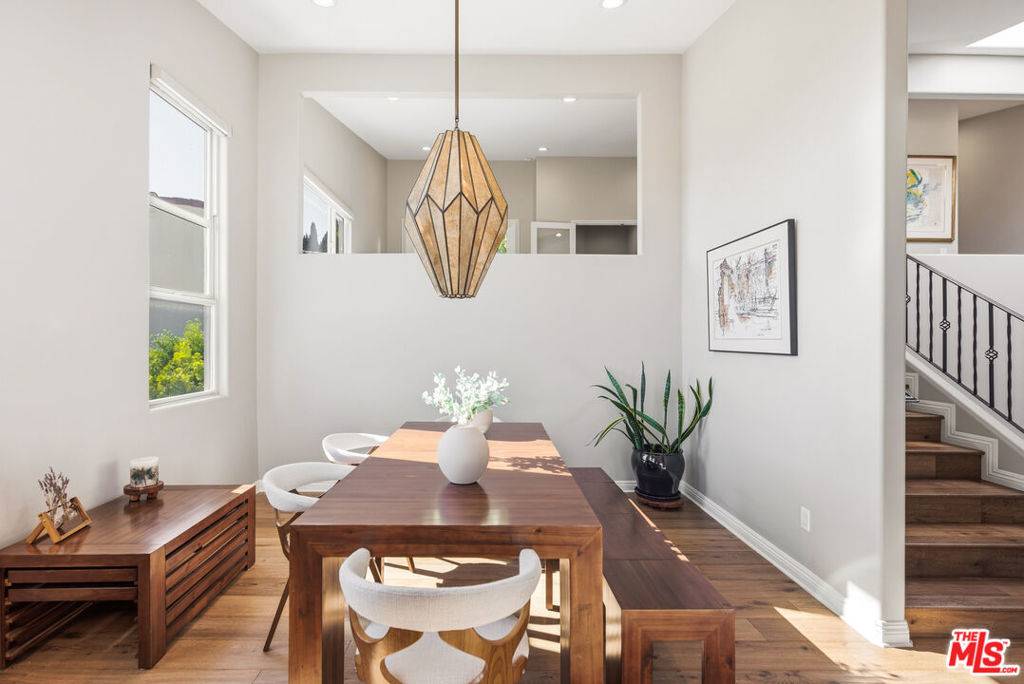 Malibu, CA 90265,28935 W Beach LN