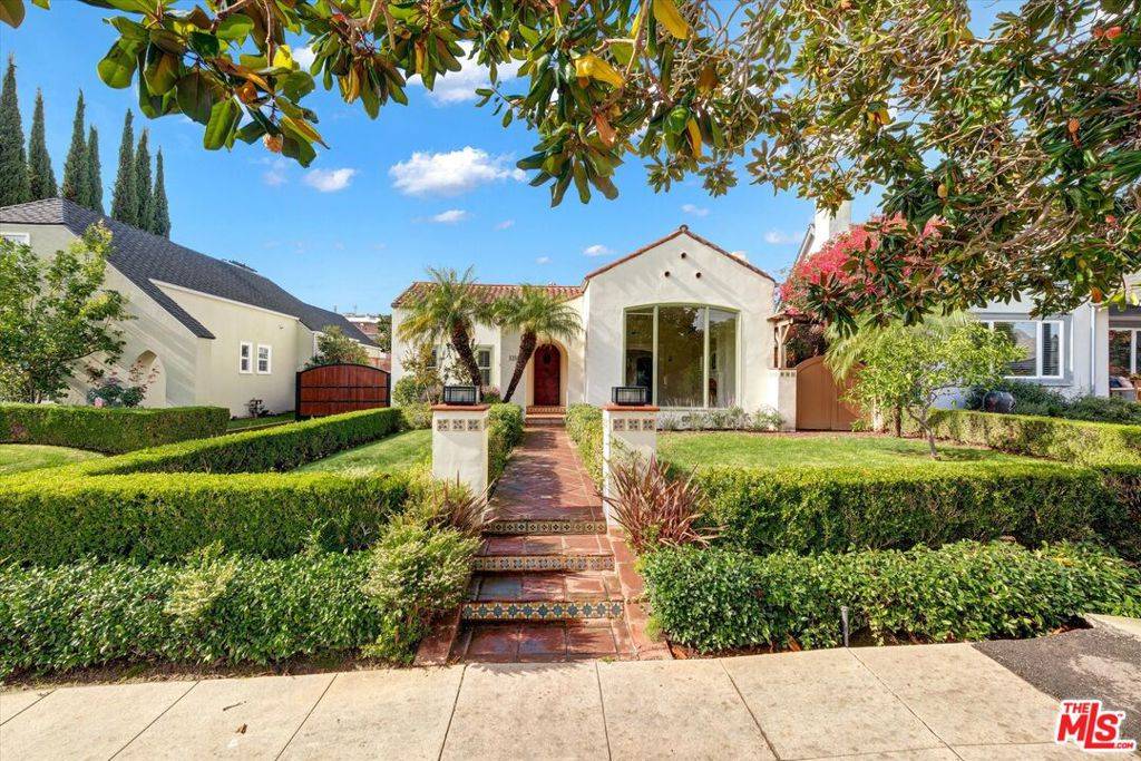 Los Angeles, CA 90004,135 N Gower ST