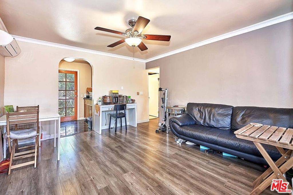 Los Angeles, CA 90019,1076 West BLVD #1