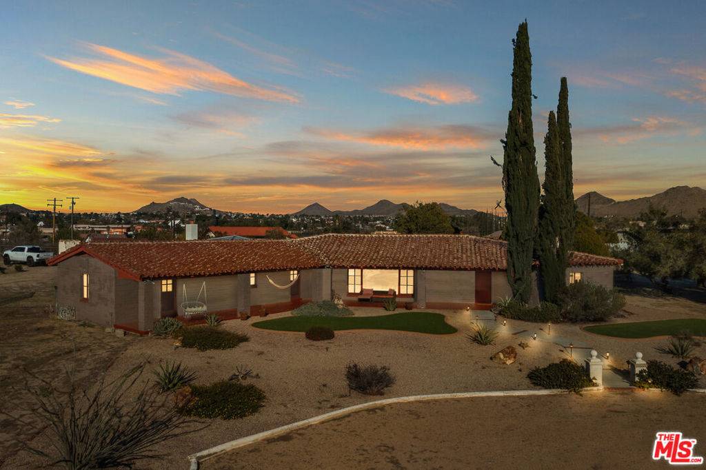 Apple Valley, CA 92307,15617 Mondamon RD