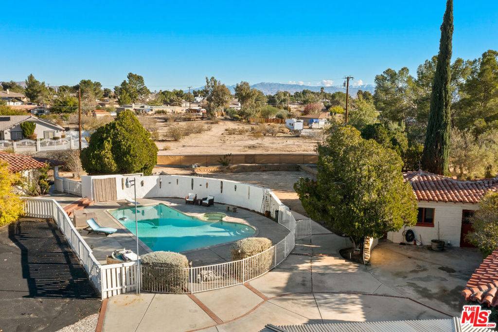 Apple Valley, CA 92307,15617 Mondamon RD