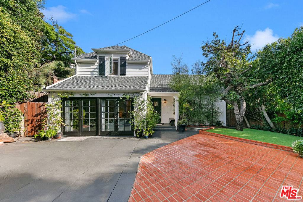 Los Angeles, CA 90046,1760 N Nichols Canyon RD