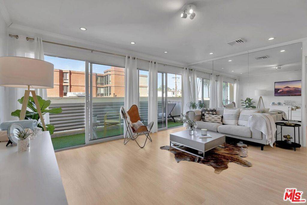 Santa Monica, CA 90403,101 California AVE #303