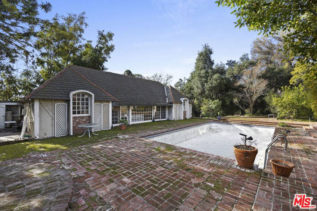 Los Angeles, CA 90077,501 St Cloud RD