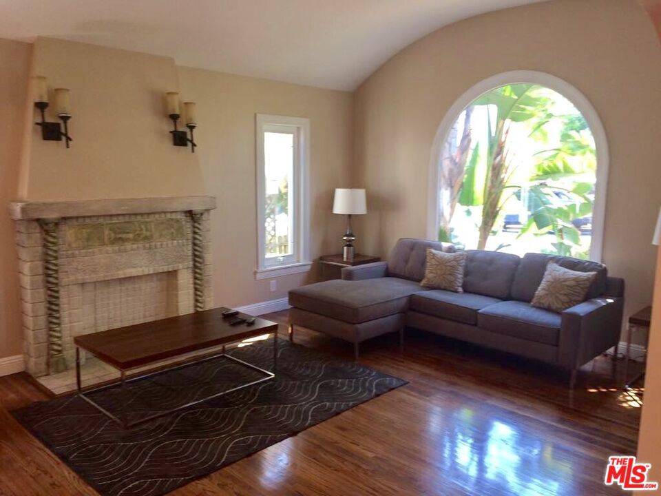 Los Angeles, CA 90019,1350 S Curson AVE