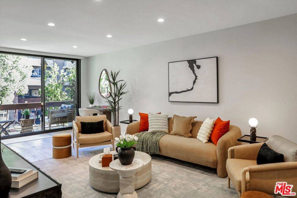 Los Angeles, CA 90046,7300 Franklin AVE #346