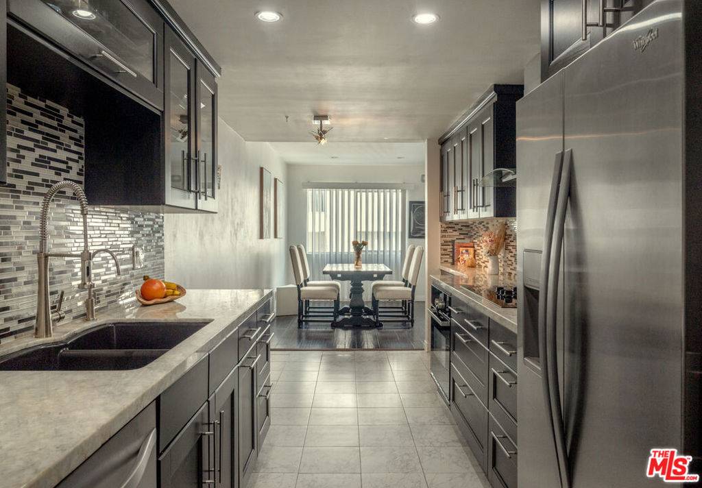 Los Angeles, CA 90046,7259 Hillside AVE #202