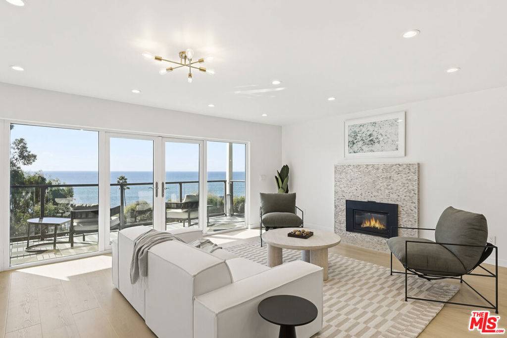 Laguna Beach, CA 92651,2442 S South Coast Highway #3