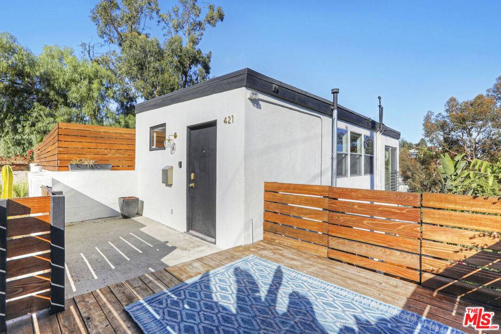 Los Angeles, CA 90065,421 Beech ST