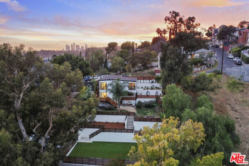 Los Angeles, CA 90065,421 Beech ST