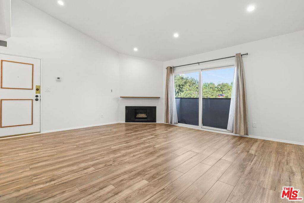 Encino, CA 91316,5500 Lindley AVE ##206