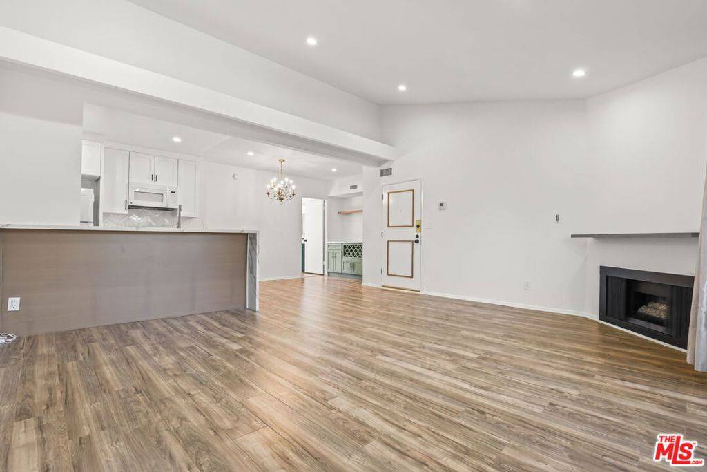 Encino, CA 91316,5500 Lindley AVE ##206