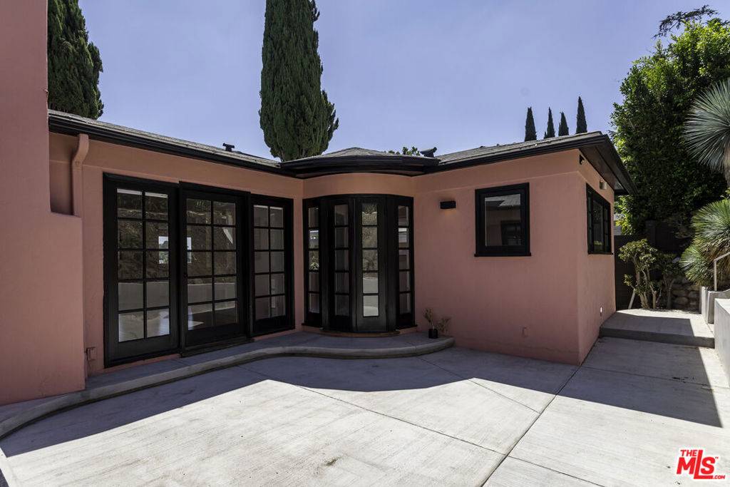 Los Angeles, CA 90026,3110 Berkeley CIR