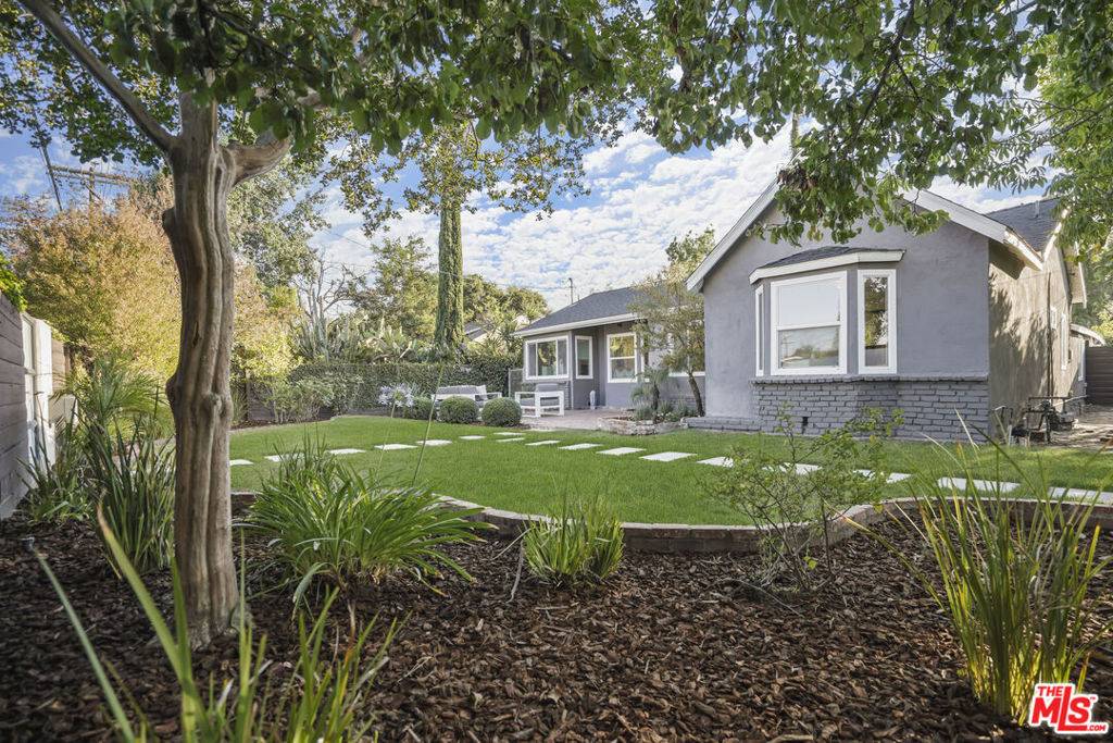 Valley Village, CA 91607,11700 Huston ST