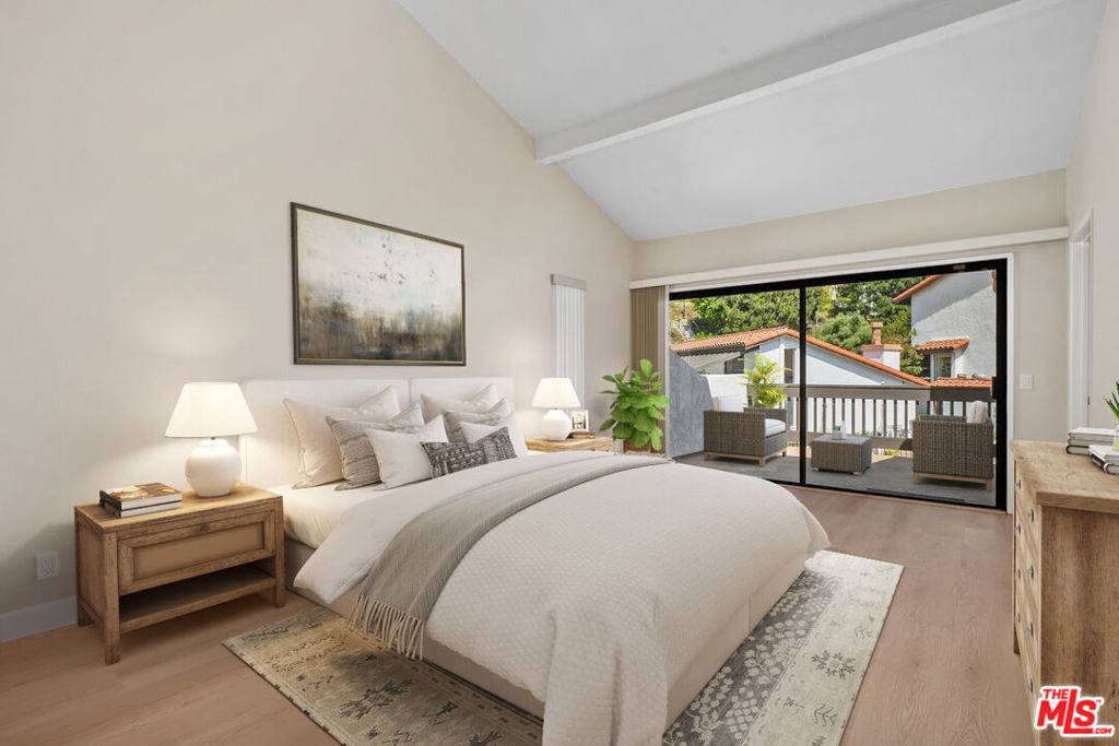 Pacific Palisades, CA 90272,1578 Michael LN