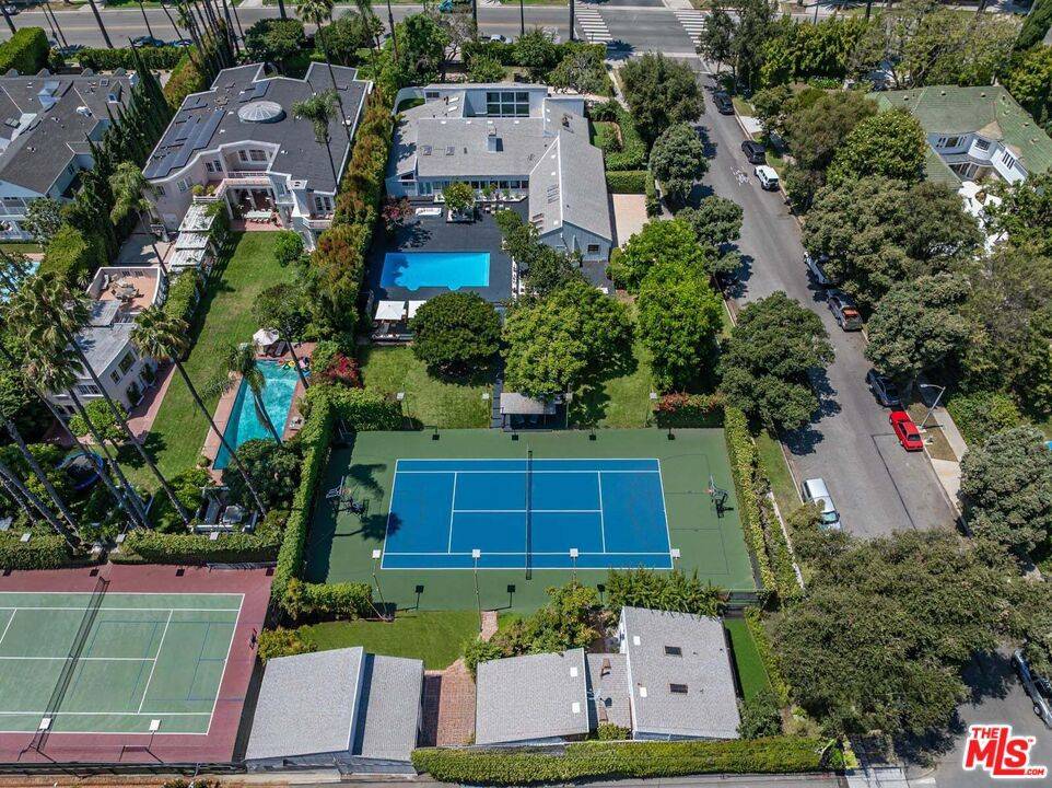 Beverly Hills, CA 90210,624 N Beverly DR