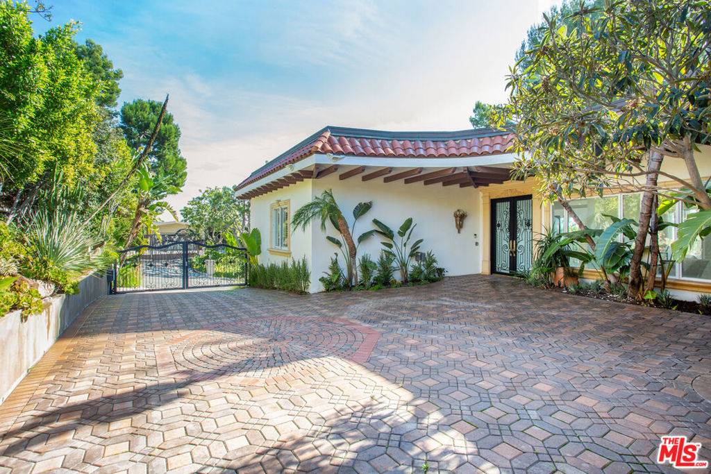 Beverly Hills, CA 90210,1491 Carla Ridge