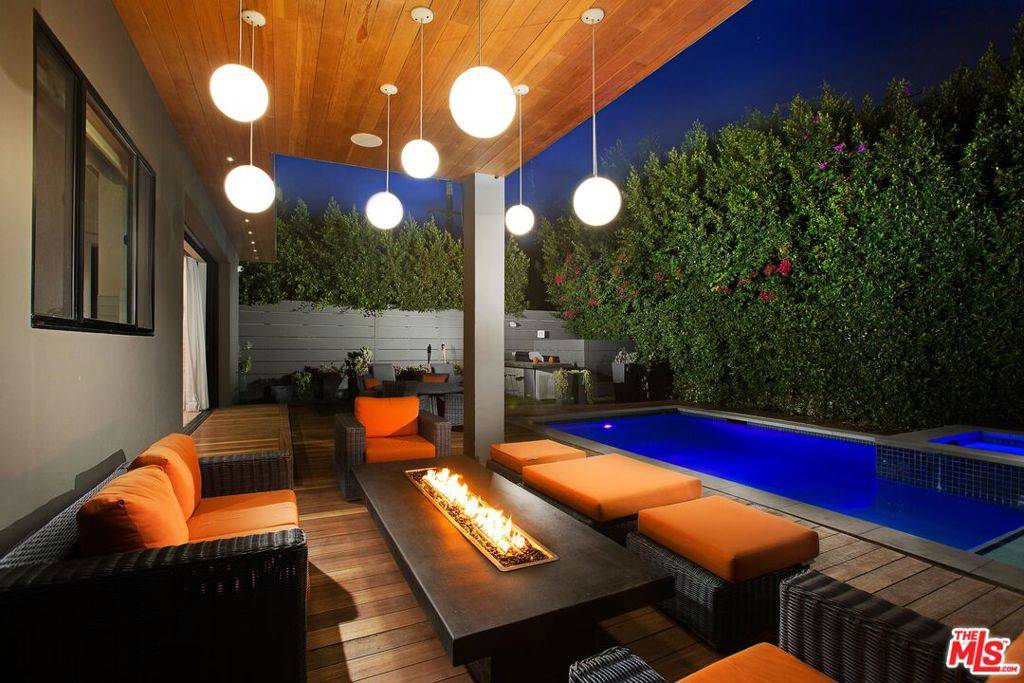 Los Angeles, CA 90046,736 N CURSON AVE